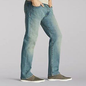 Lee Jeans | Men’s Big & Tall Extreme Motion Straight Fit Tapered Leg Jeans